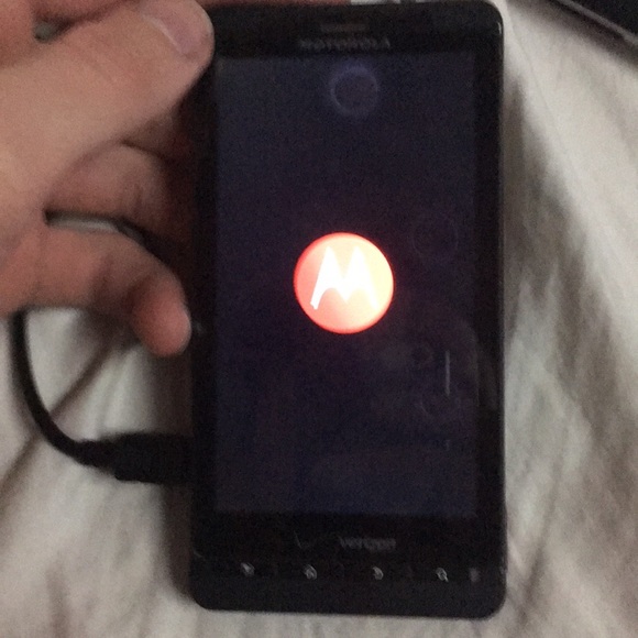 Motorola phone - Picture 3 of 4